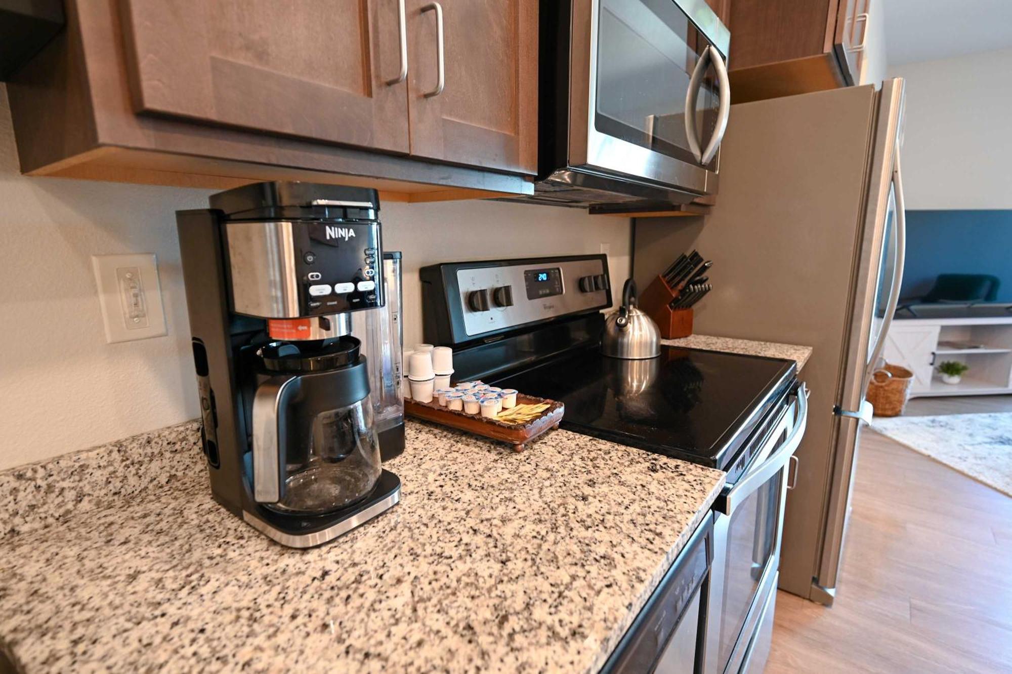 2 Bedroom Brand New Apartment Near Mayo, Park Free 로체스터 외부 사진