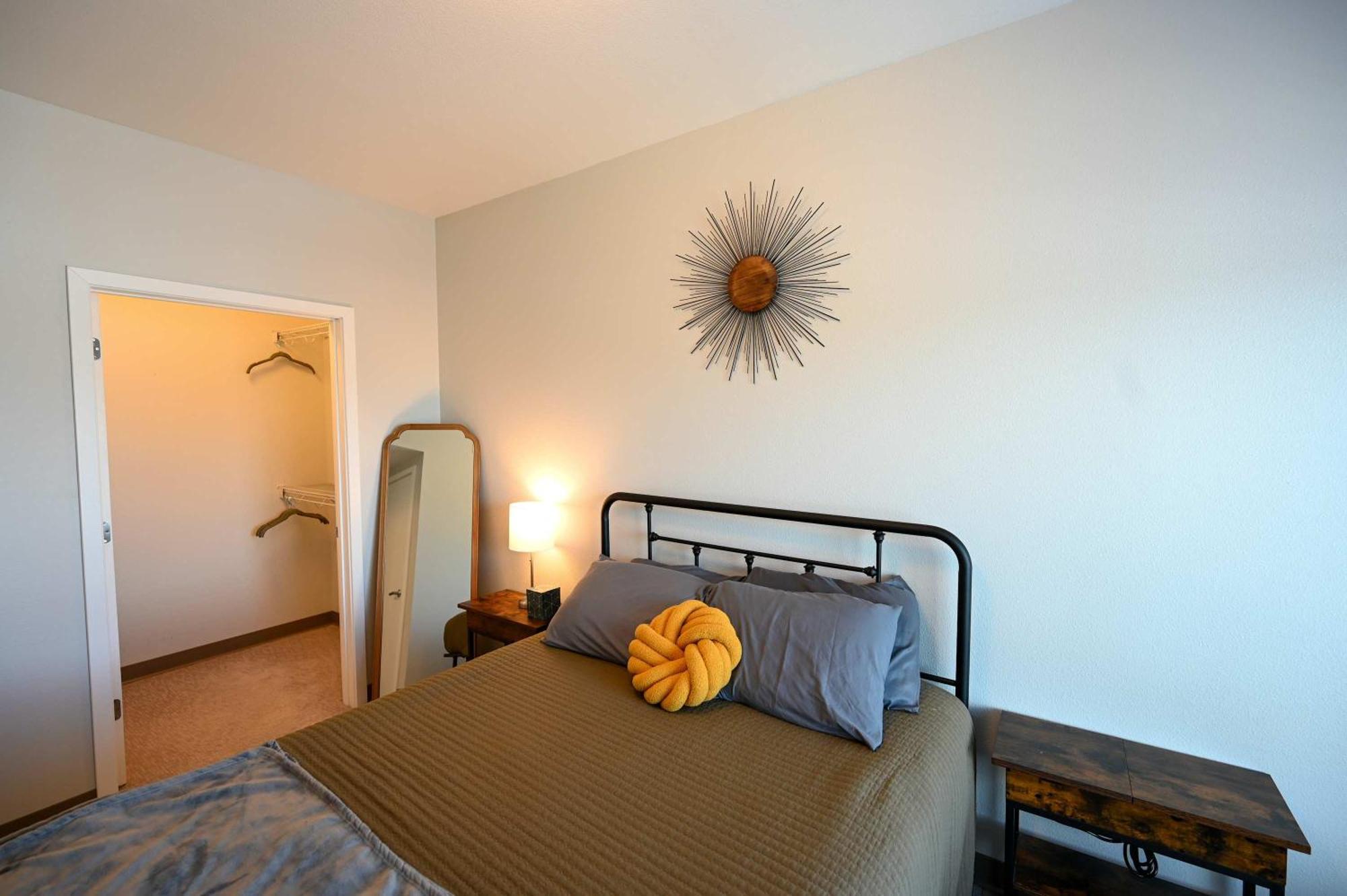 2 Bedroom Brand New Apartment Near Mayo, Park Free 로체스터 외부 사진