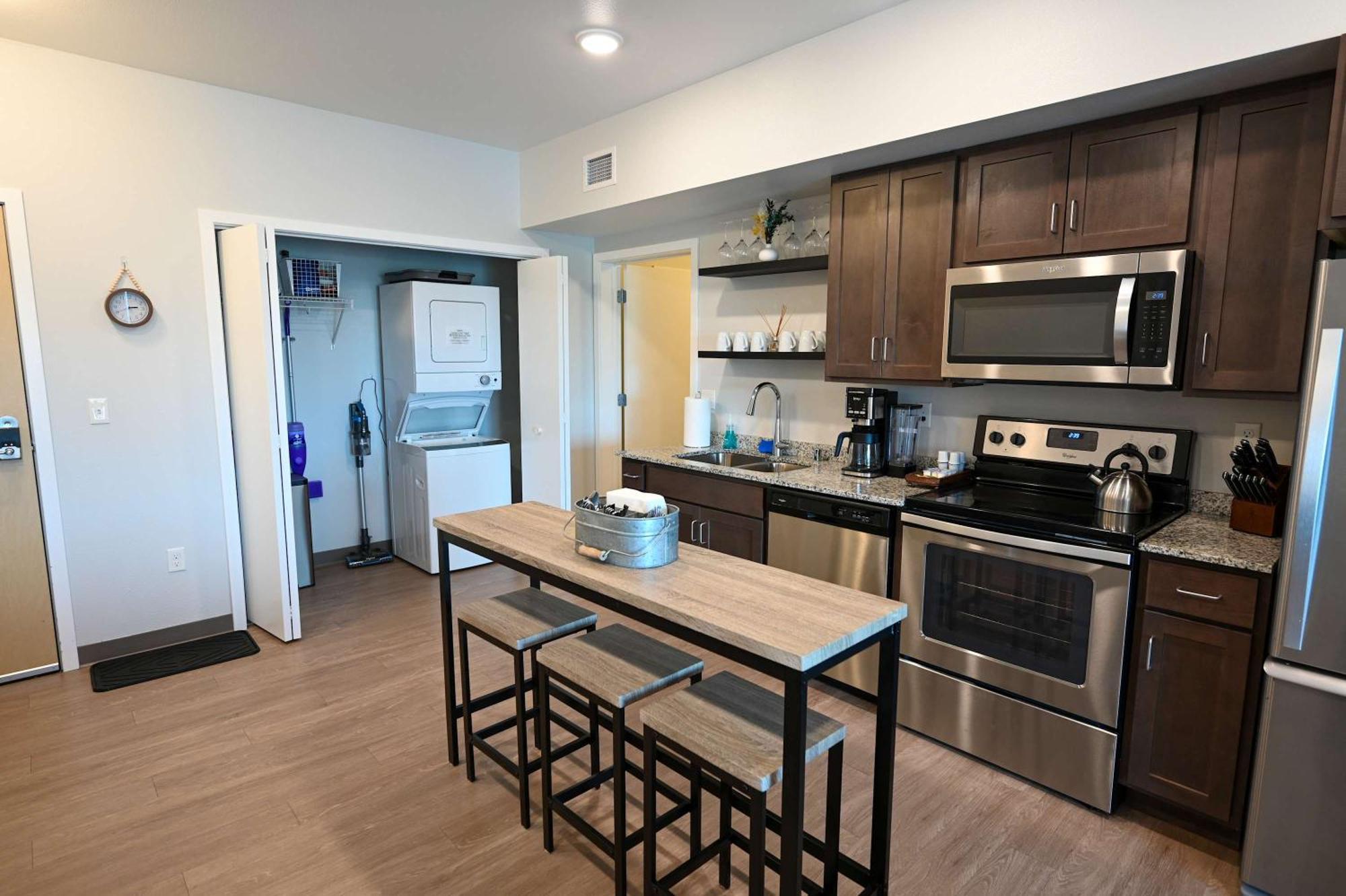 2 Bedroom Brand New Apartment Near Mayo, Park Free 로체스터 외부 사진